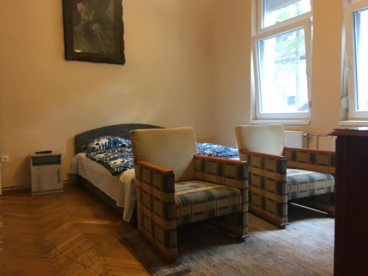 Honvéd apartmanház Balatonlelle Exterior foto