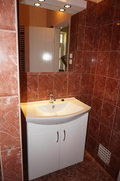 Honvéd apartmanház Balatonlelle Exterior foto